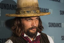 O ator havaiano Jason Momoa, de 38 anos, está em 2.º lugar da lista dos homens mais bonitos do mundo