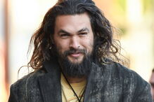 O ator havaiano Jason Momoa, de 38 anos, está em 2.º lugar da lista dos homens mais bonitos do mundo
