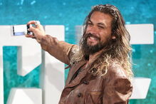 O ator havaiano Jason Momoa, de 38 anos, está em 2.º lugar da lista dos homens mais bonitos do mundo