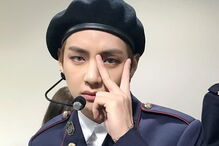 Kim Tae-hyung, de 22 anos, lidera a lista dos 100 homens mais bonitos do mundo. O cantor sul-coreano, conhecido por V, integra a boys band BTS, formada pela Big Hit Entertainment em 2013