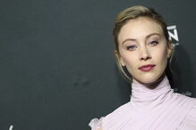 A atriz canadiana de 30 anos Sarah Gadon ocupa o 4.º lugar da lista das mulheres mais bonitas deste ano