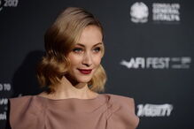 A atriz canadiana de 30 anos Sarah Gadon ocupa o 4.º lugar da lista das mulheres mais bonitas deste ano