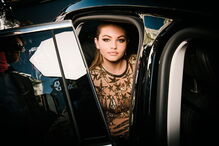 Thylane Blondeau ocupa o segundo lugar da lista das 100 mulheres mais belas de 2017. A jovem de apenas 16 anos já foi considerada a criança mais bonita do mundo