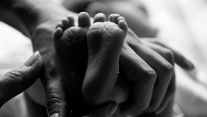 Médico acusado de homicídio por negligência em caso de morte de bebé durante parto no Hospital de Setúbal