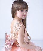 Anastasia Knyazeva tem seis anos