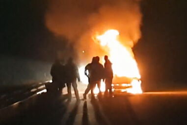 Carro em chamas na A13 em Tomar