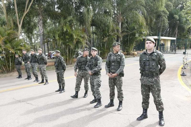 EXÉRCITO BRASILEIRO EM ALERTA NA FRONTEIRA DEVIDO A DISPUTA ENTRE