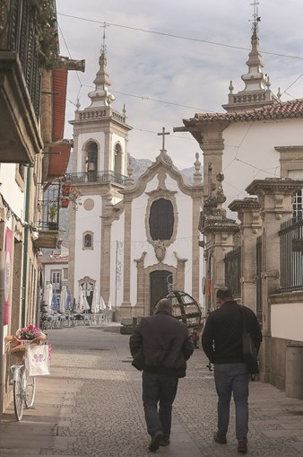 Centro histórico de Vila Nova de Cerveira, com a Igreja Matriz em destaque