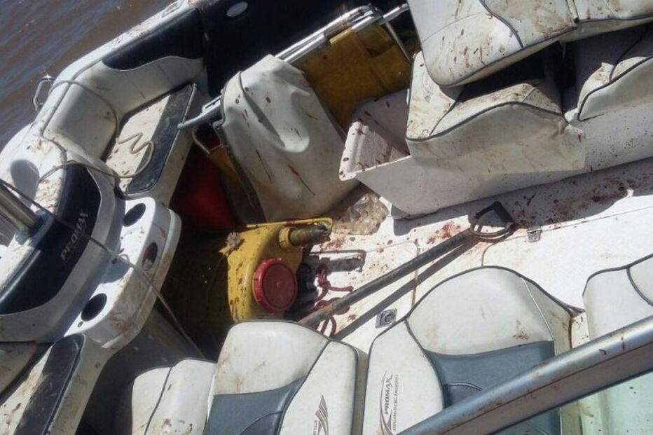 Matías Messi seguia em barco coberto de sangue