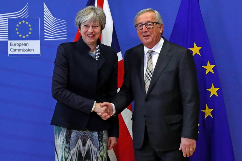 Theresa May e Jean-Claude Juncker acreditam que é possível ultrapassar o obstáculo antes da Cimeira da UE de dia 15