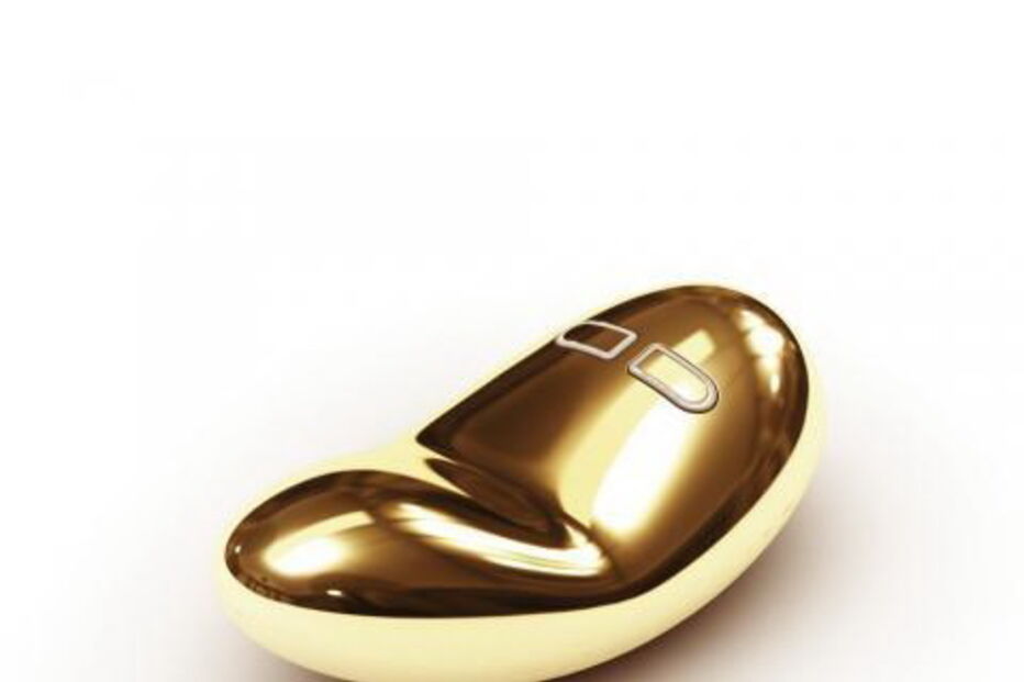  A Lelo é uma empresa de brinquedos ousados de luxo. A Yva, um massajador de ouro, custa perto de três mil euros. Há uma versão mais barata feita de inox.