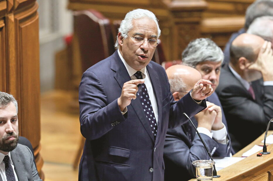 Governo respondeu ontem às críticas dos partidos da esquerda e da direita durante o debate quinzenal no Parlamento 