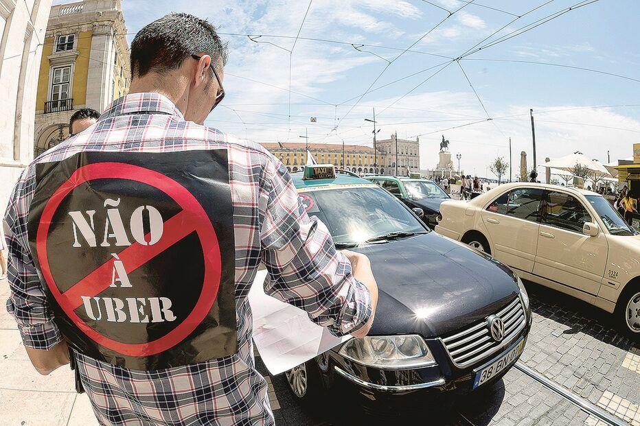 Taxistas e Uber continuam o braço de ferro sem fim à vista