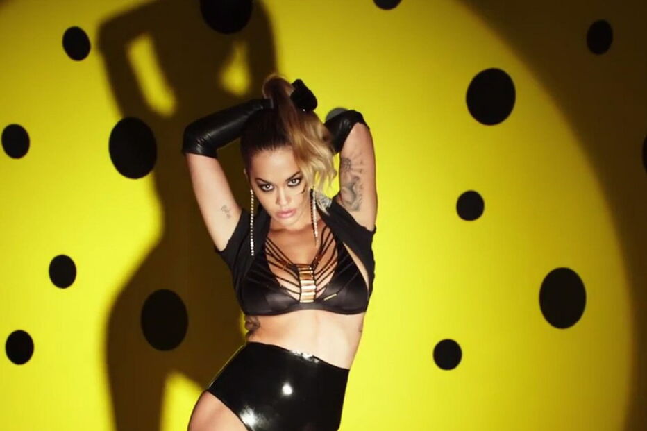 Rita Ora sensual