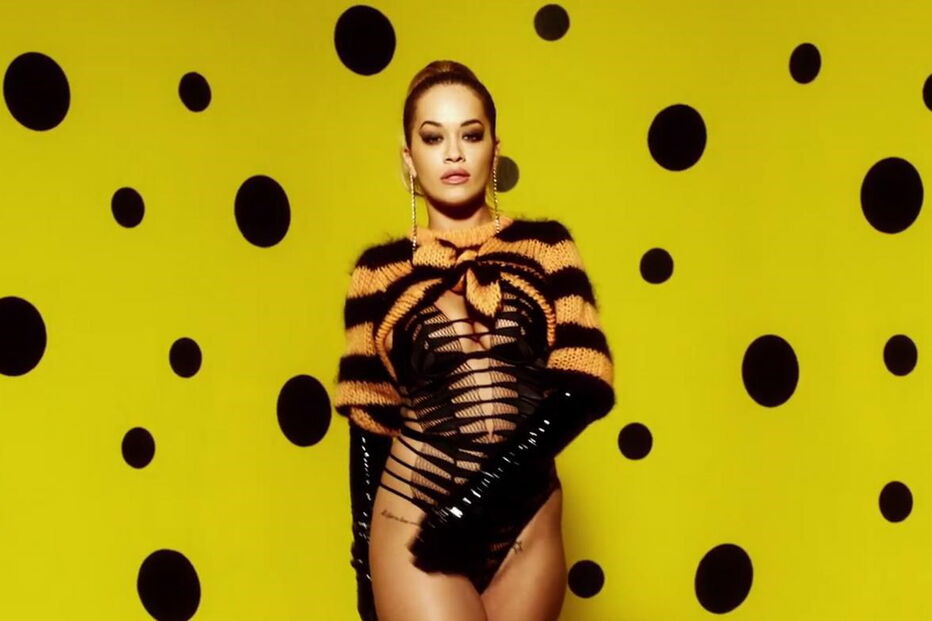 Rita Ora sensual