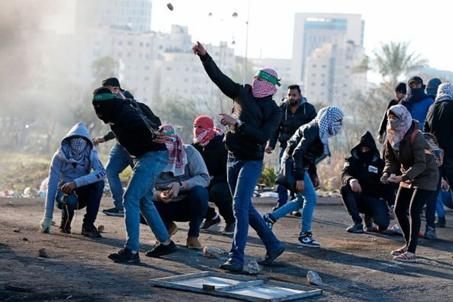 Confrontos entre israelitas e palestinianos nas ruas de Jerusalém e Cisjordânia