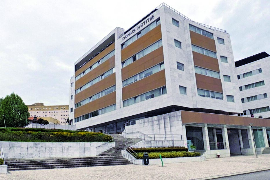 Croatas foram detidos quando se preparavam para assaltar uma casa e agora estão a ser julgados no Tribunal da Feira