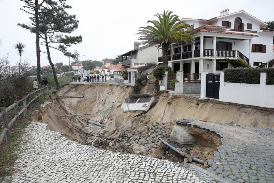 Cratera ameaça habitações na Marinha Grande