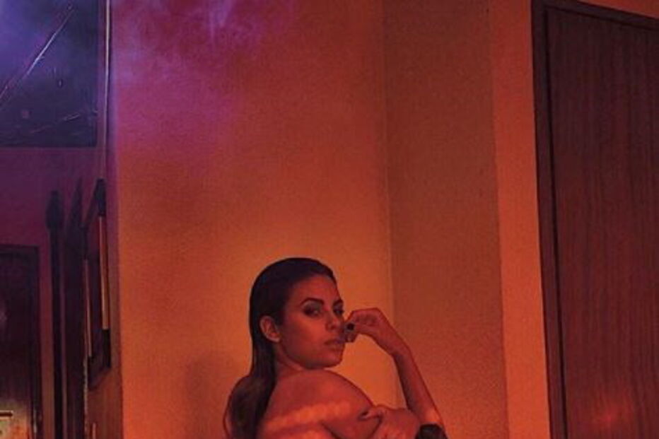 Carolina Loureiro arrasa na revista 'Cristina'