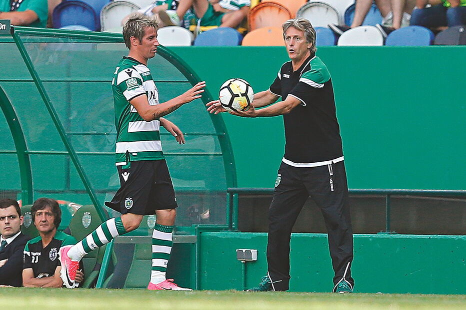 Fábio Coentrão estreou-se a marcar no último sábado e está a deixar o treinador Jorge Jesus impressionado