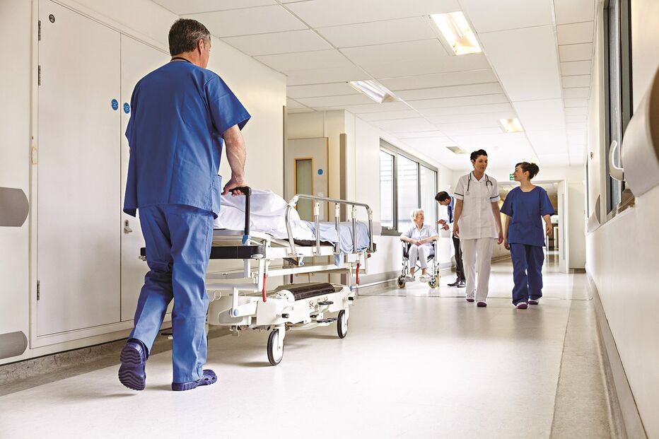 Ministro da Saúde, Adalberto Campos Fernandes, anunciou reforço de 900  milhões de euros para pagar contas