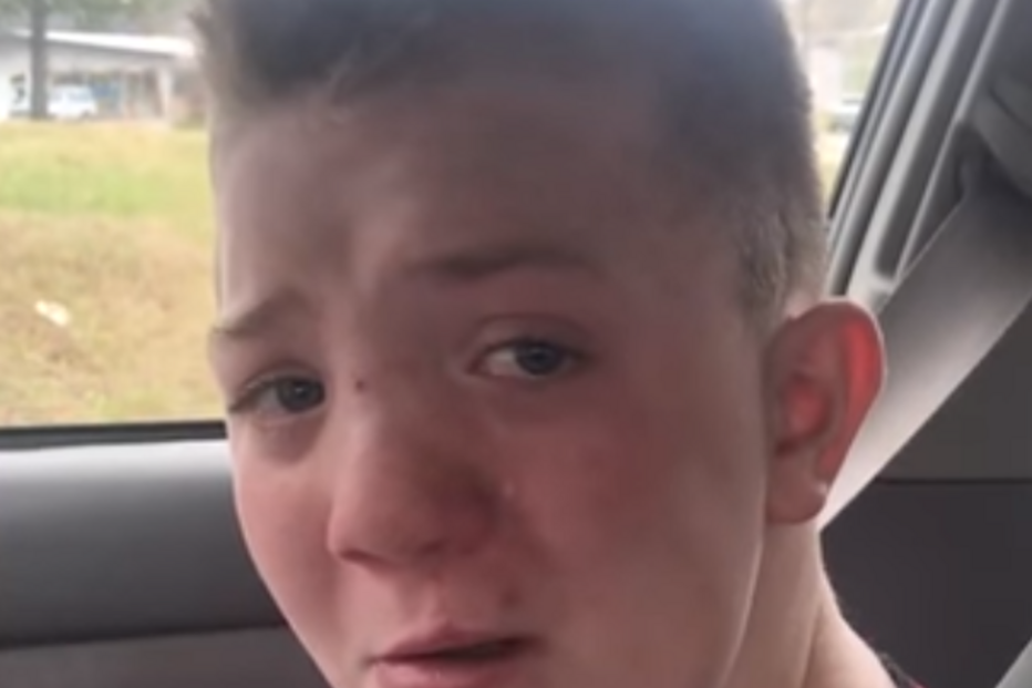 Famosos apoiam criança vítima de bullying na escola