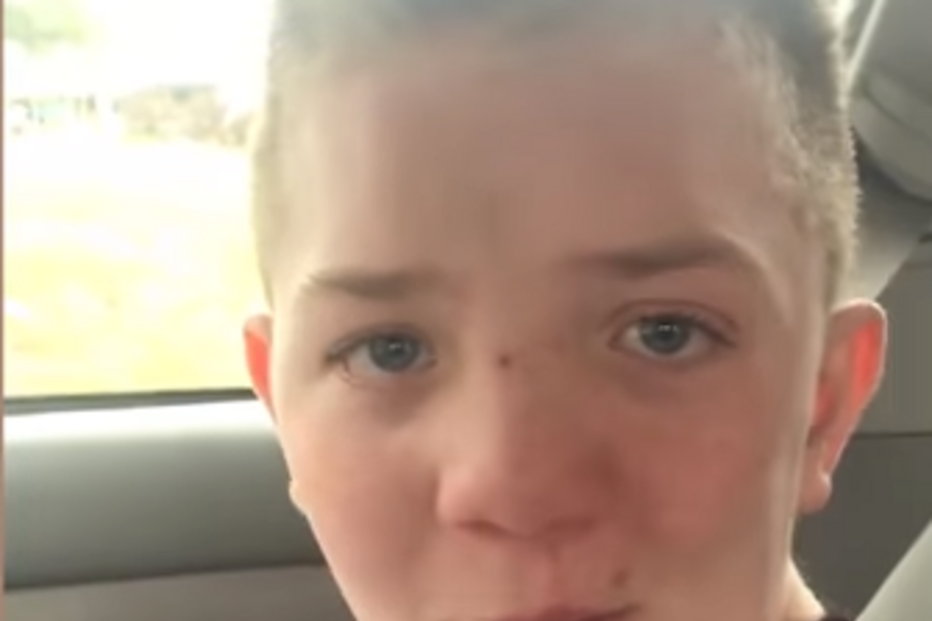 Famosos apoiam criança vítima de bullying na escola