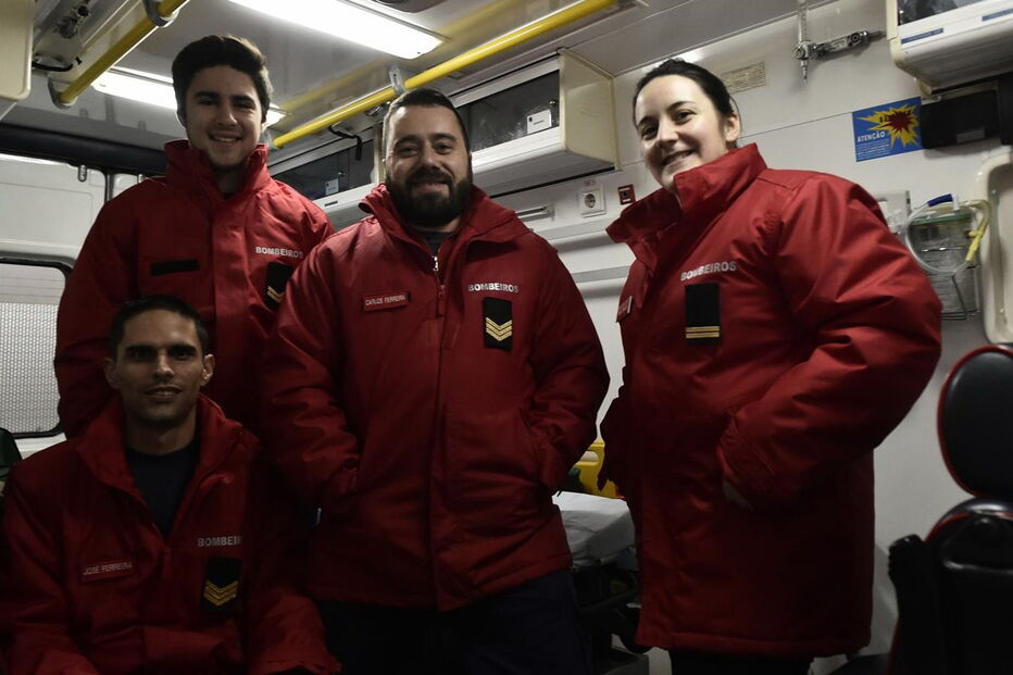 Bombeiros parteiros: José Ferreira (sentado), Luís, Carlos e Rita Oliveira 