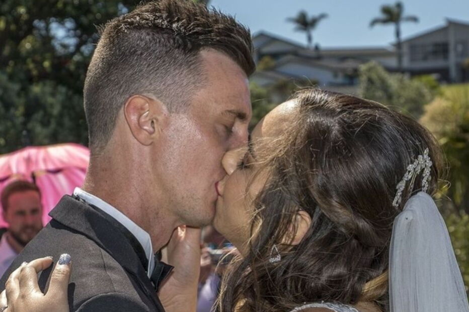 Morre com infeção horas após casar 