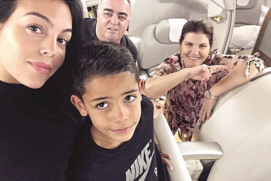 Cristiano Ronaldo, Dolores Aveiro, Madrid, Alana, Dubai, Georgina Rodriguez
