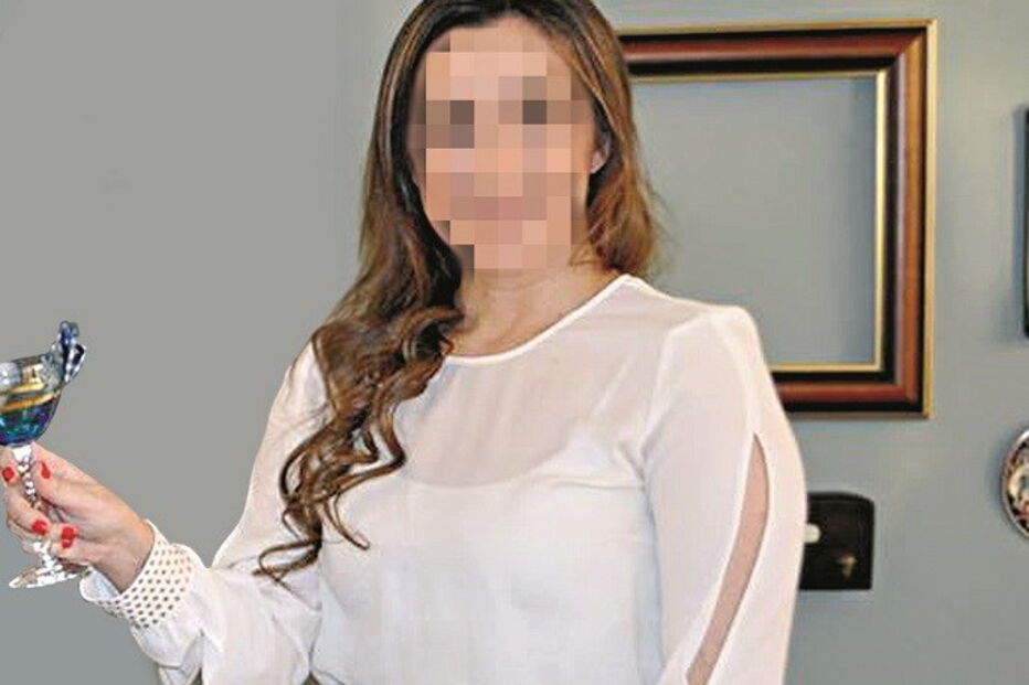 Esta é a foto da advogada que tem influência na arbitragem, enviada por Nuno Cabral  a Pedro Guerra 