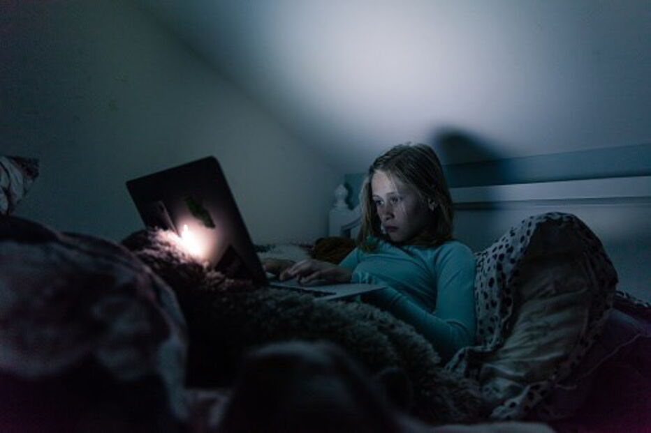 Crianças passam horas no computador