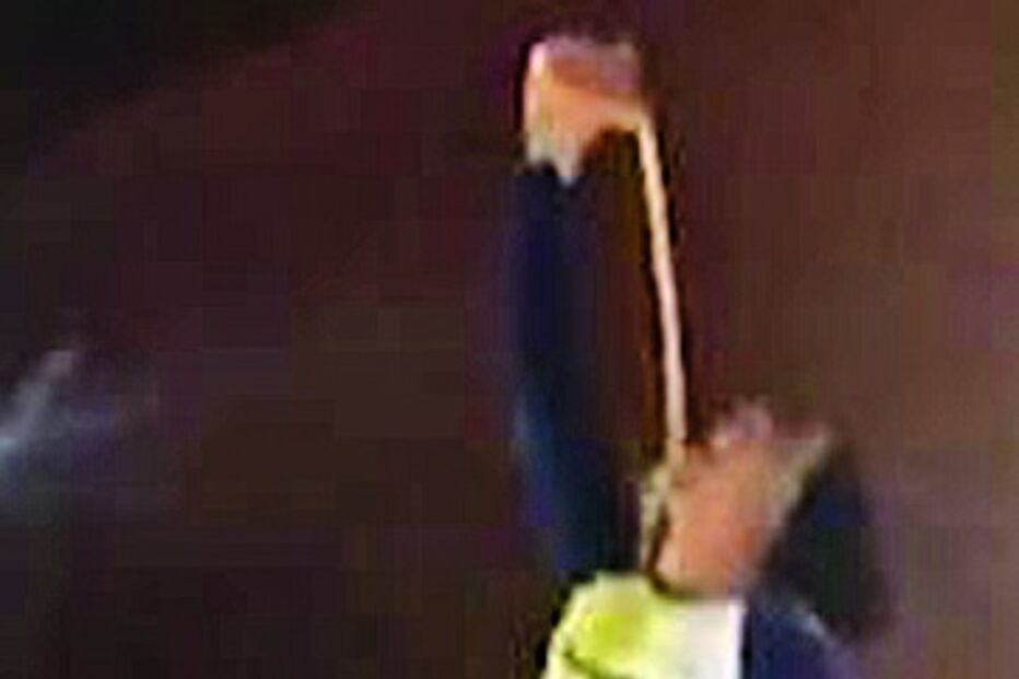 É capaz de beber sem dobrar o braço?