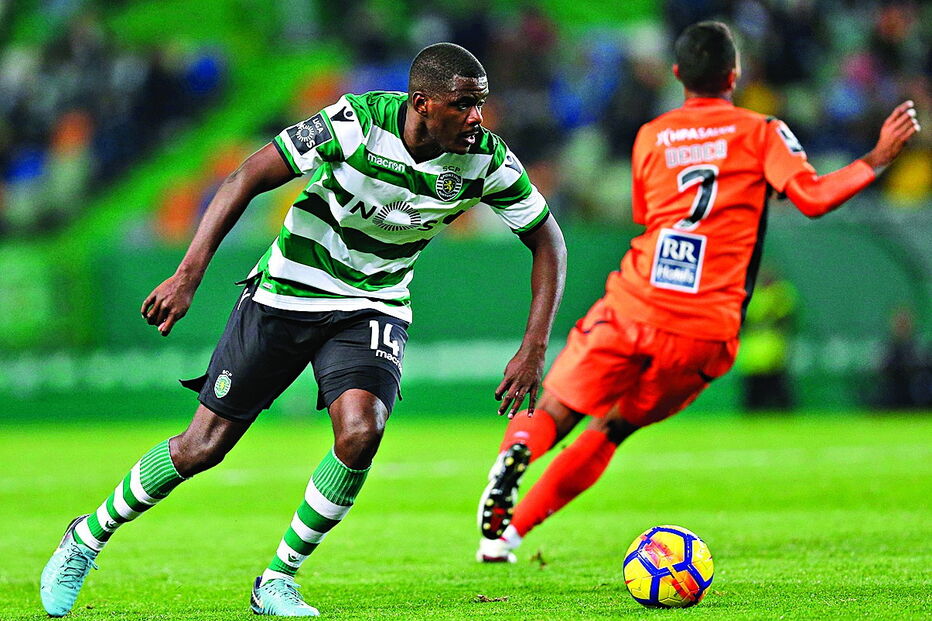 William Carvalho tem mercado em Inglaterra mas também na China  