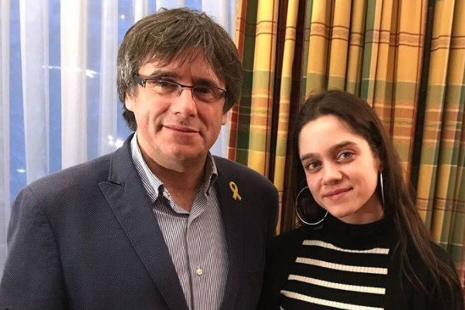 Laura Sancho e Puigdemont, em Bruxelas