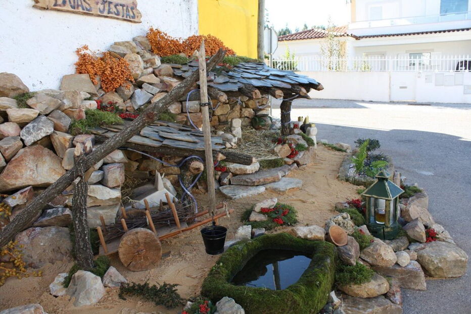 Oito toneladas de pedra criam presépio original em Mourolinho