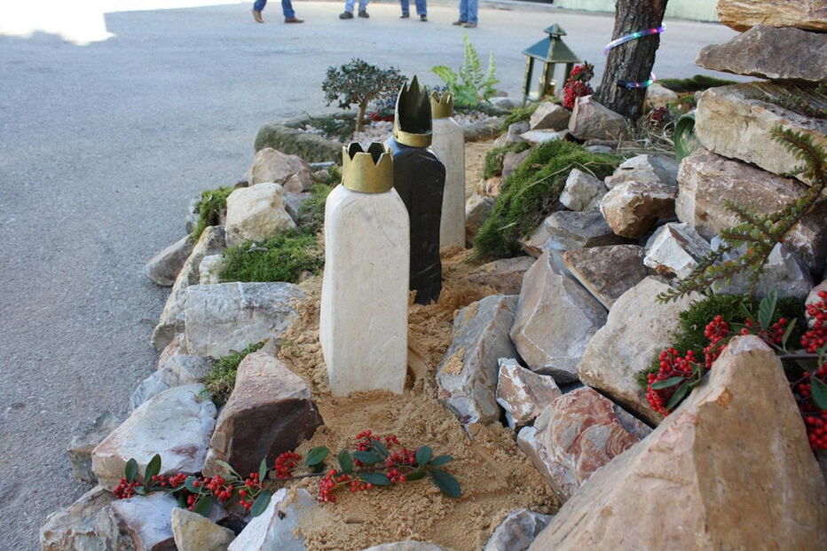 Oito toneladas de pedra criam presépio original em Mourolinho