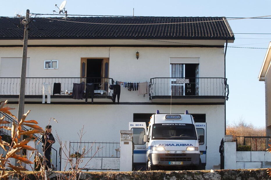 Corpo da mulher foi recolhido pelos Bombeiros Voluntários de Moimenta da Beira. Óbito foi atestado no local   