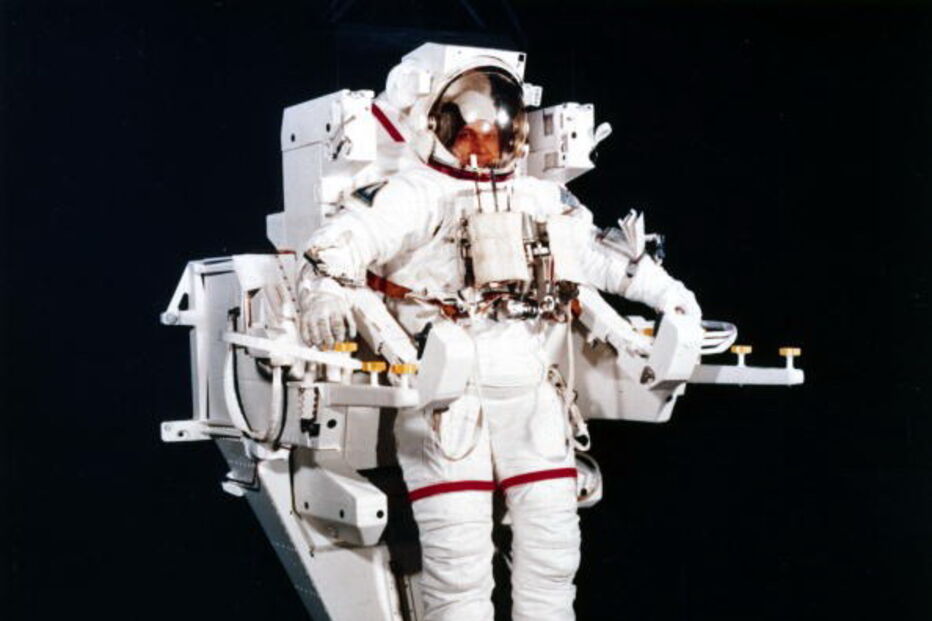 O austronauta Bruce McCandless