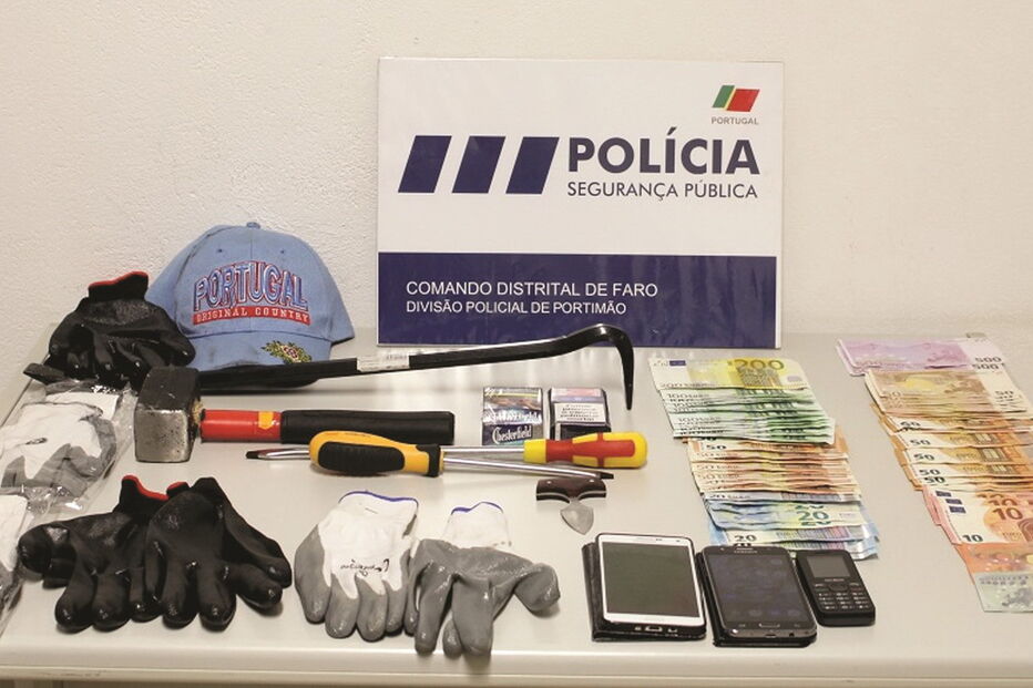 Material apreendido na operação       