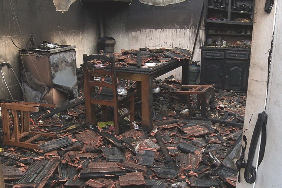 Habitação em Cantanhede ficou totalmente destruída num incêndio 
