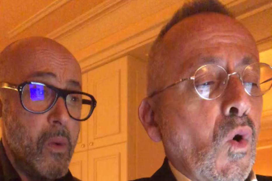 Goucha canta com o companheiro no Natal