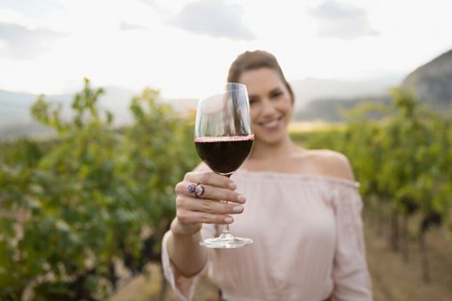 Mulheres a beber vinho