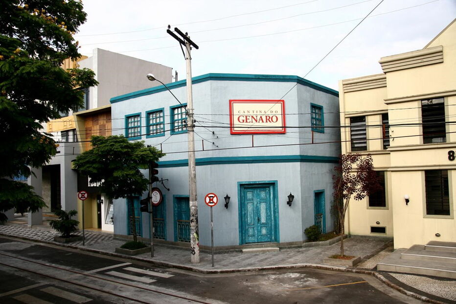 Cidade fictícia de Tirânia