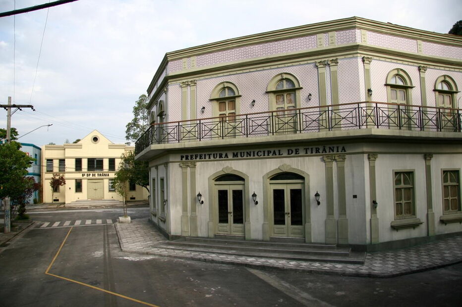 Cidade fictícia de Tirânia