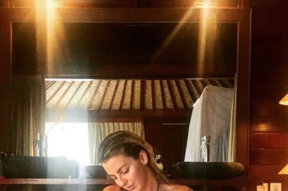 Jessica Athayde mostra curvas na Indonésia