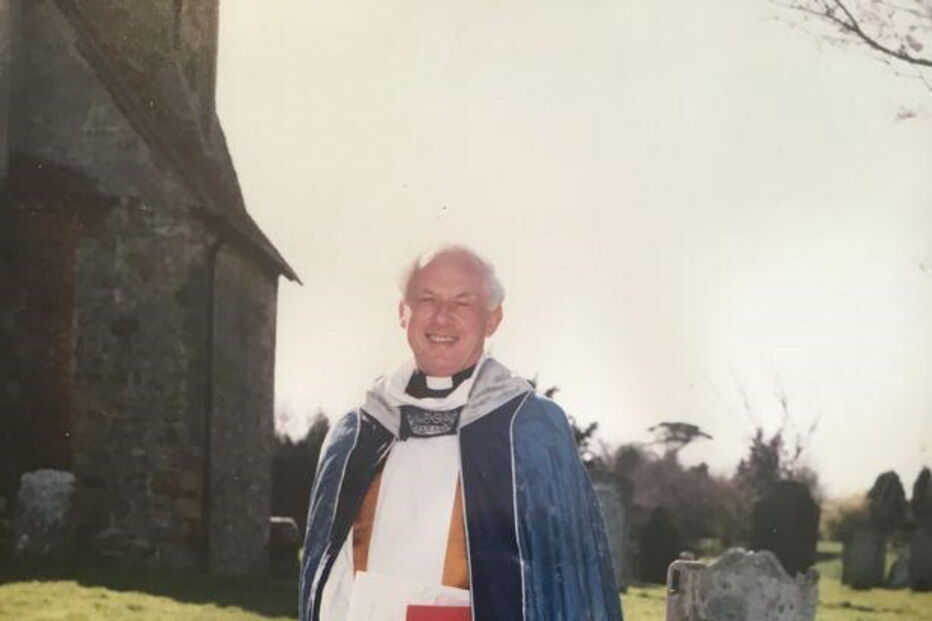 Philip Clements, de 79 anos, casou com um jovem romeno, 55 anos mais novo