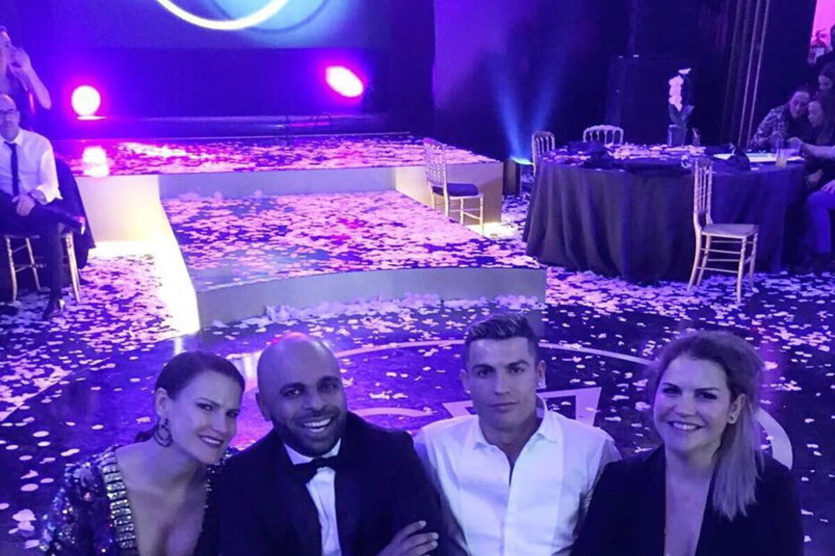 Namorada de Cristiano Ronaldo com novas curvas