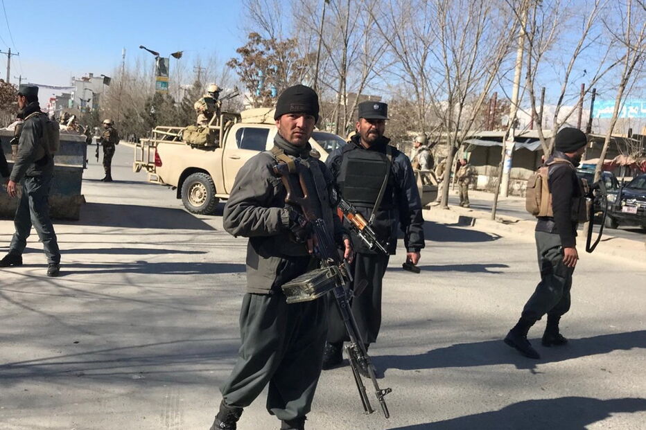 Atentado faz dezenas de mortos em Cabul