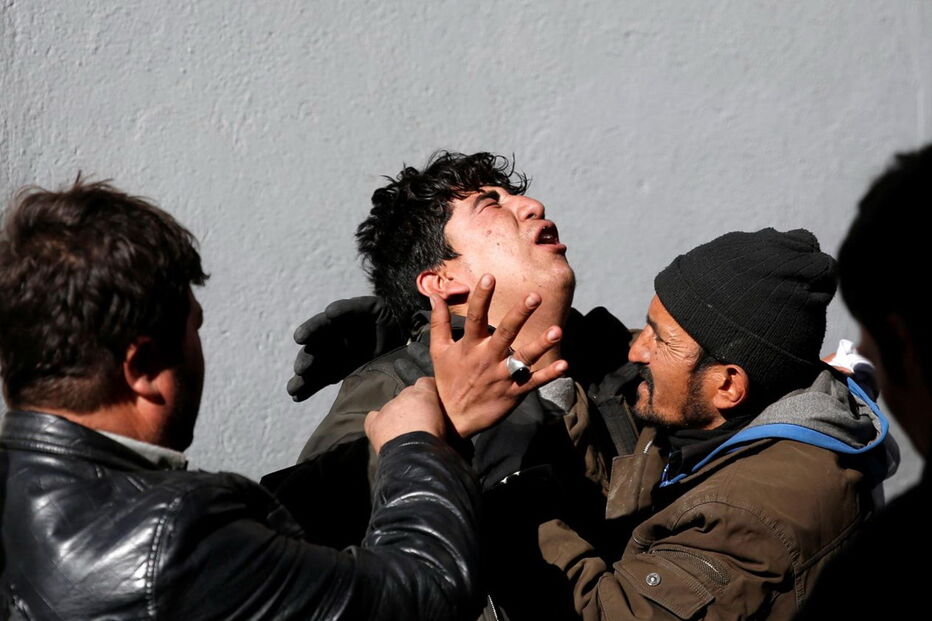 Atentado faz dezenas de mortos em Cabul